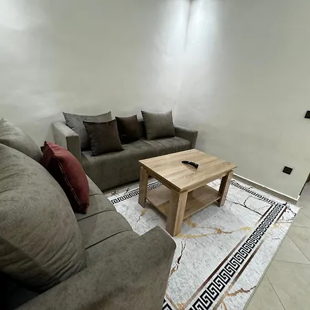 Appartement Spacieux Et Calme A Proximite De La Mer Et La Gare Agdal Rabat Exterior photo
