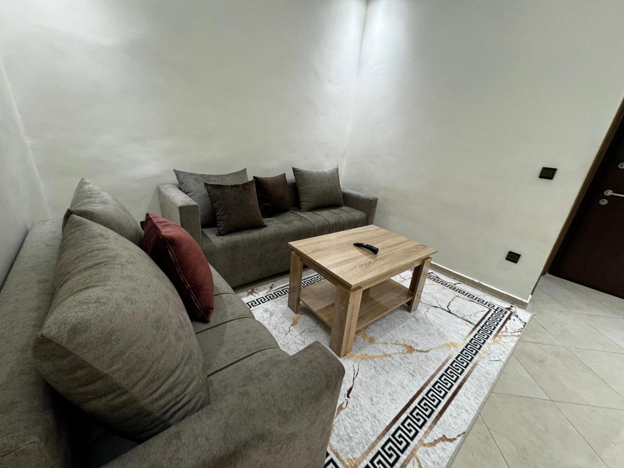 Spacieux Et Calme A Proximite De La Et La Gare Agdal Apartment Rabat